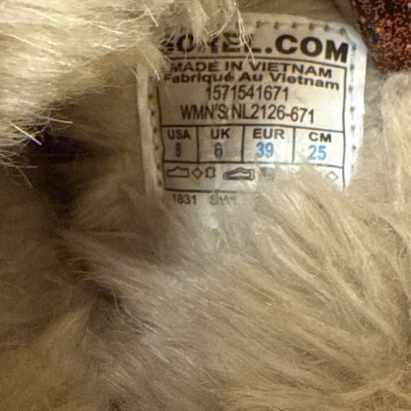 Sorel Women's plum purple Fur-Lined slip on shoes slippers size 8 - Picture 3 of 5